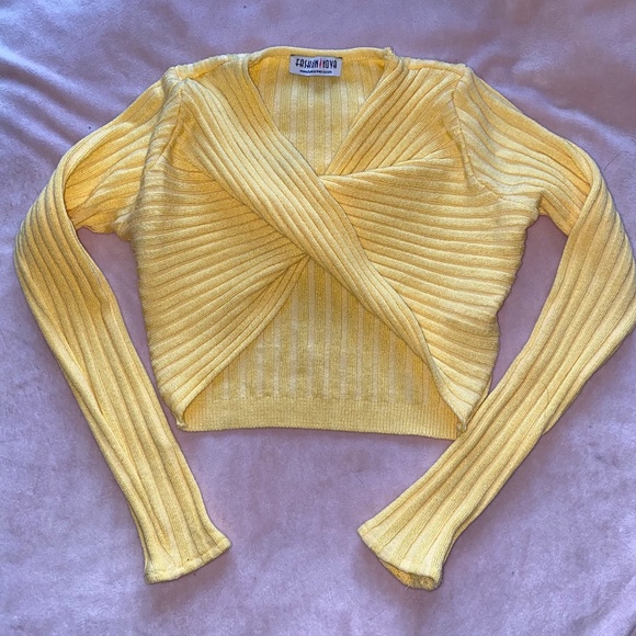 Yellow Front Twist Crop Top - Picture 2 of 4